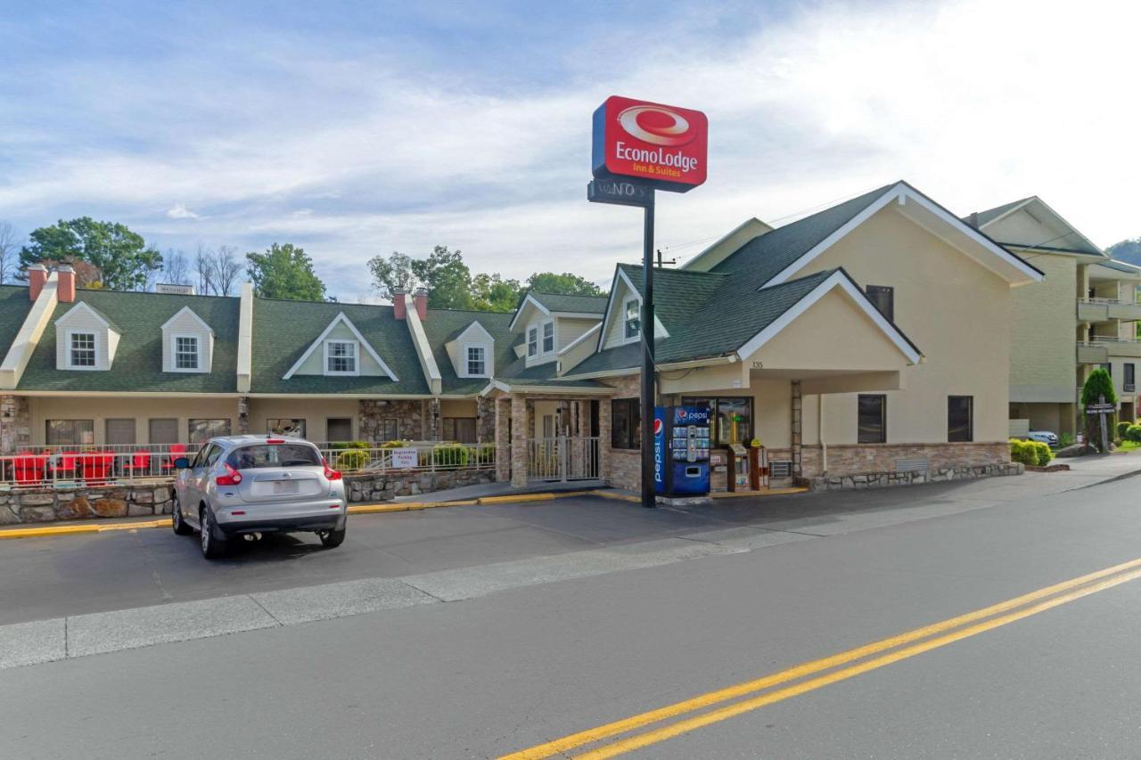 Econo Lodge Inn & Suites Gatlinburg At The Convention Center Esterno foto