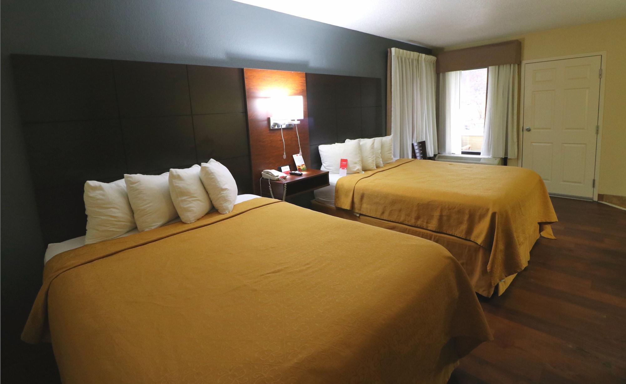 Econo Lodge Inn & Suites Gatlinburg At The Convention Center Esterno foto