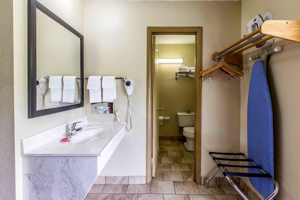 Econo Lodge Inn & Suites Gatlinburg At The Convention Center Esterno foto