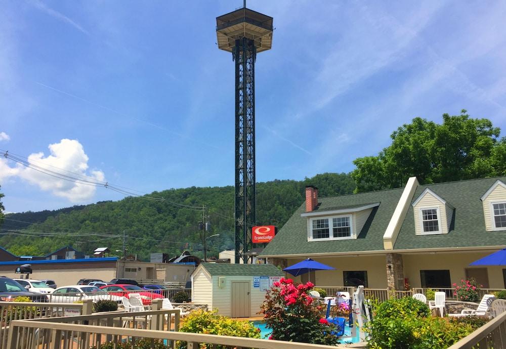 Econo Lodge Inn & Suites Gatlinburg At The Convention Center Esterno foto