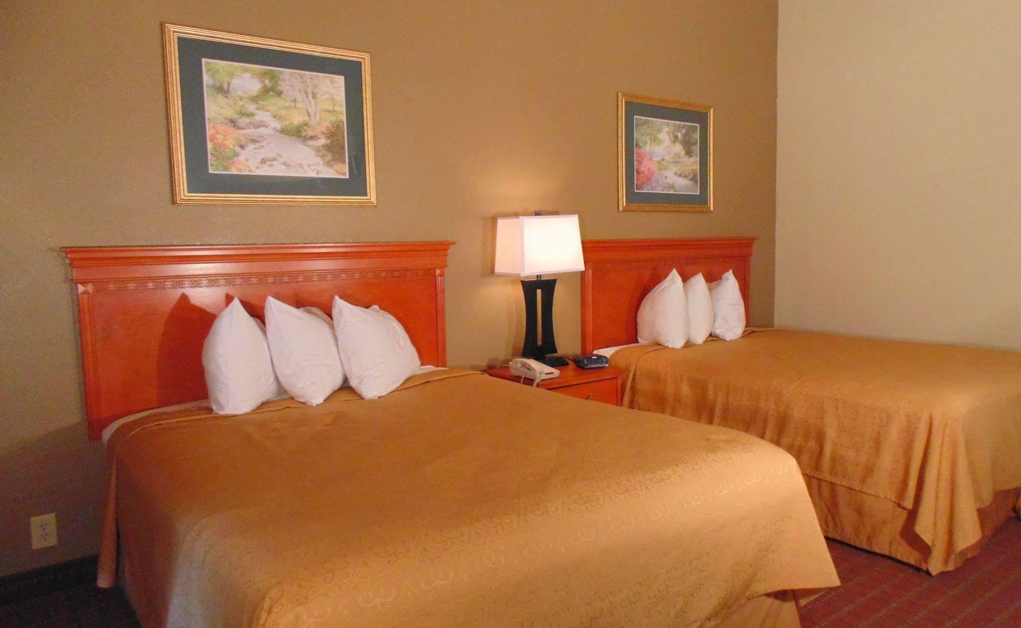 Econo Lodge Inn & Suites Gatlinburg At The Convention Center Esterno foto