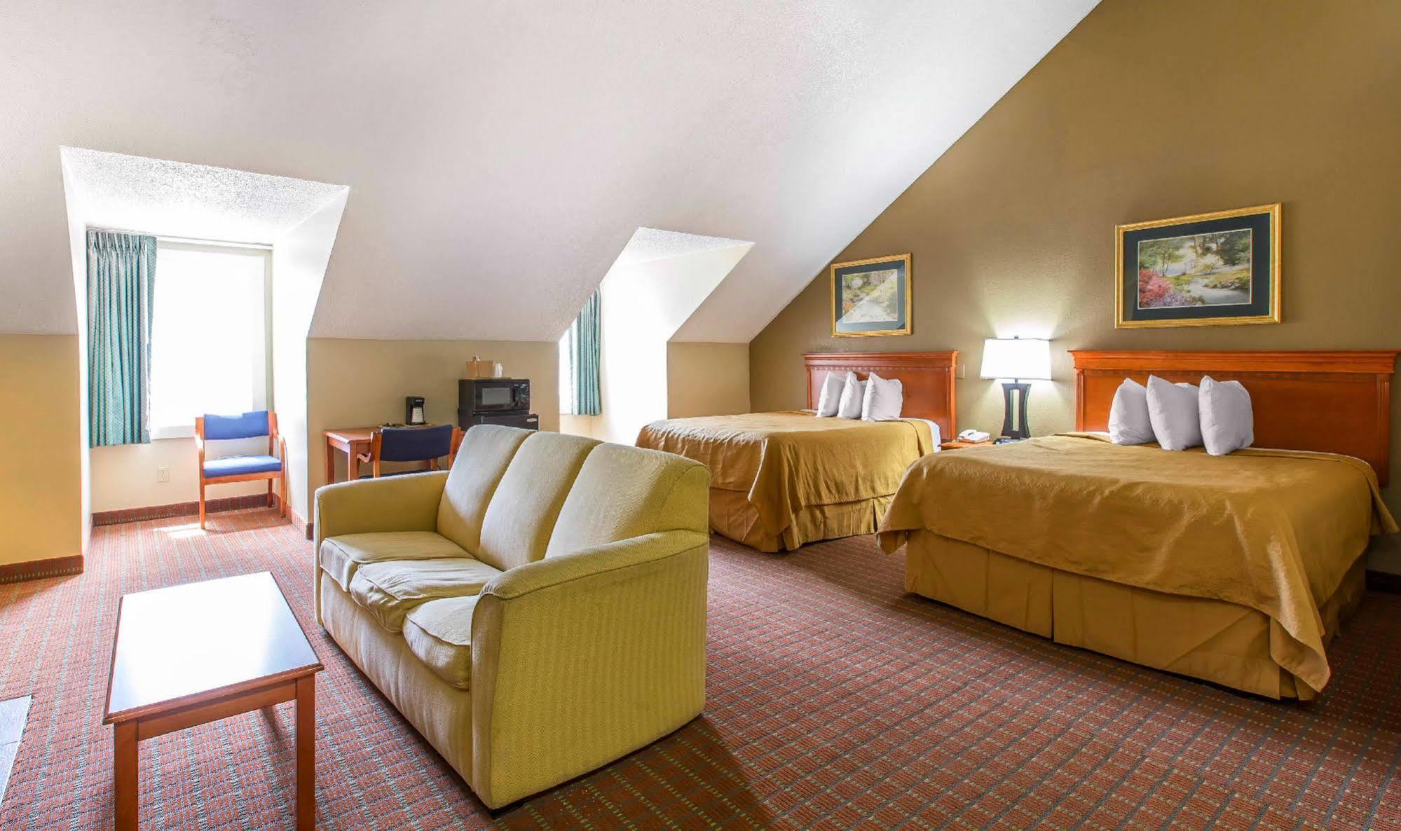 Econo Lodge Inn & Suites Gatlinburg At The Convention Center Esterno foto