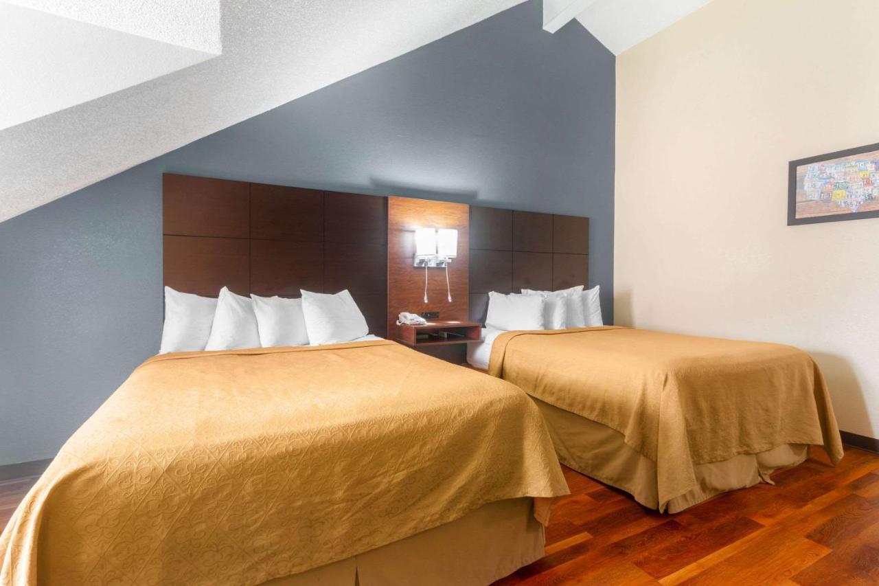 Econo Lodge Inn & Suites Gatlinburg At The Convention Center Esterno foto