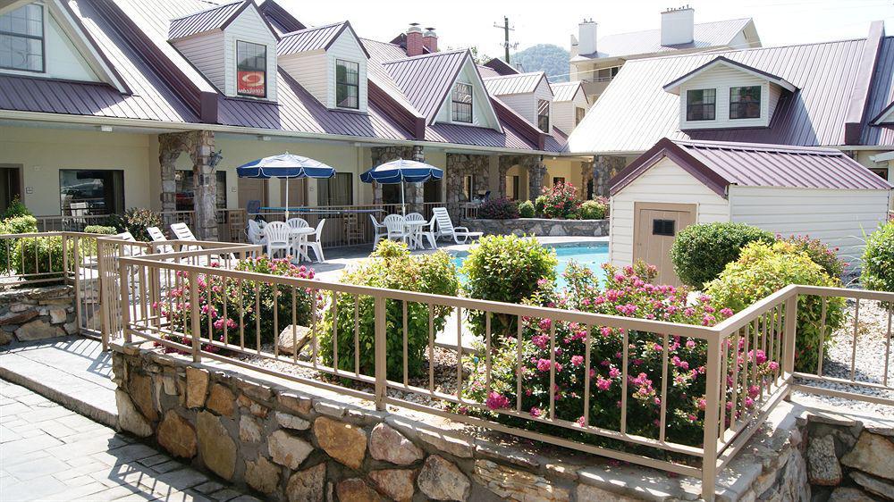 Econo Lodge Inn & Suites Gatlinburg At The Convention Center Esterno foto